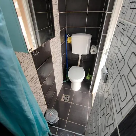 아파트 Mala Dvorisna Garsonjera Za 1-2 Osobe Šabac